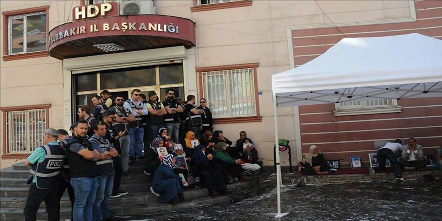 HDP'liler Diyarbakır annelerinin oturma eylemini engellemek istedi