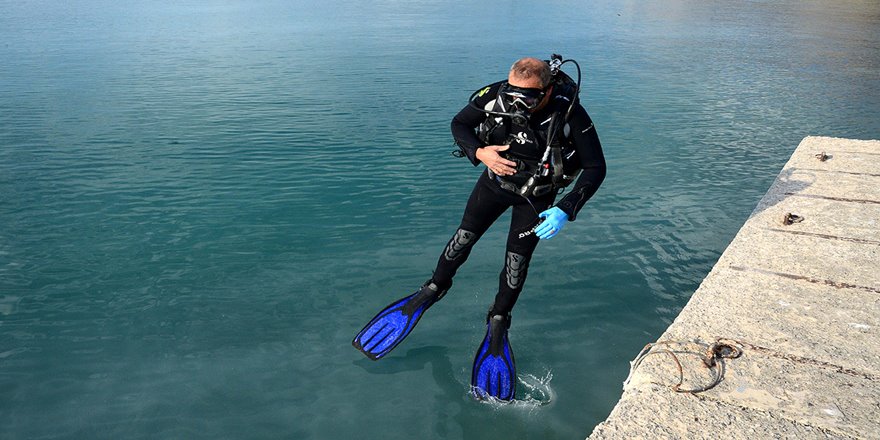 Van Gölü'nün derinliklerindeki gizemi araştırıyor
