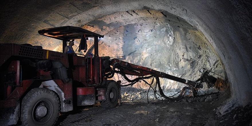 Yeni Zigana Tüneli'nde ışığa 11 kilometre kaldı
