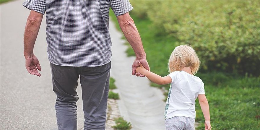 Çocukları aynı saatte yatırmak yerine, aynı saatte kaldırmak daha önemli