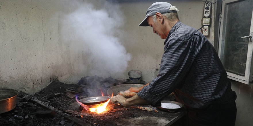 Mesleğini 'Zanaat kanaattir' diyerek ayakta tutuyor