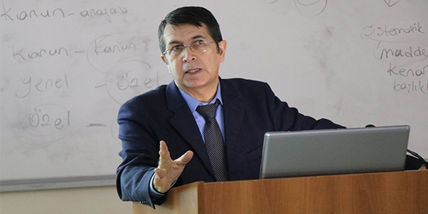 Hem cerrah hem hukukçu hem dekan hem müdür hem de hoca