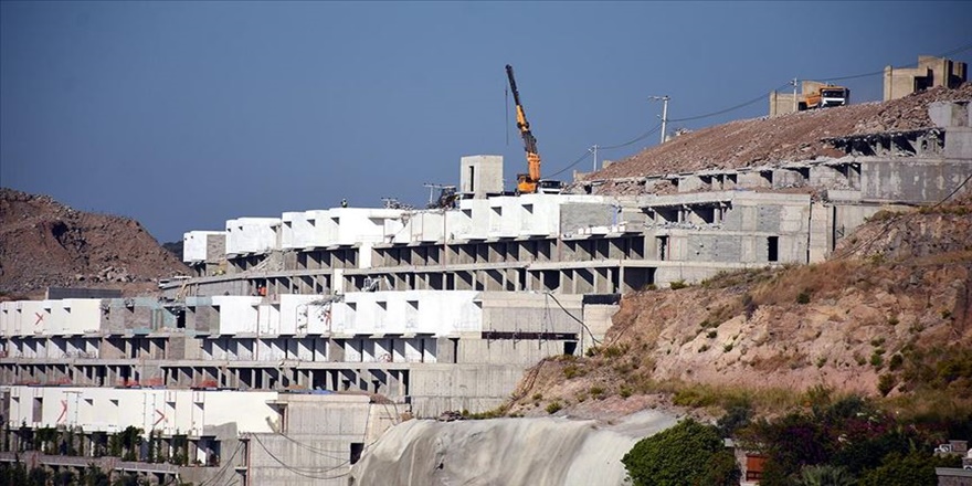 Bodrum'daki imara aykırı yapıların yıkımı sürüyor