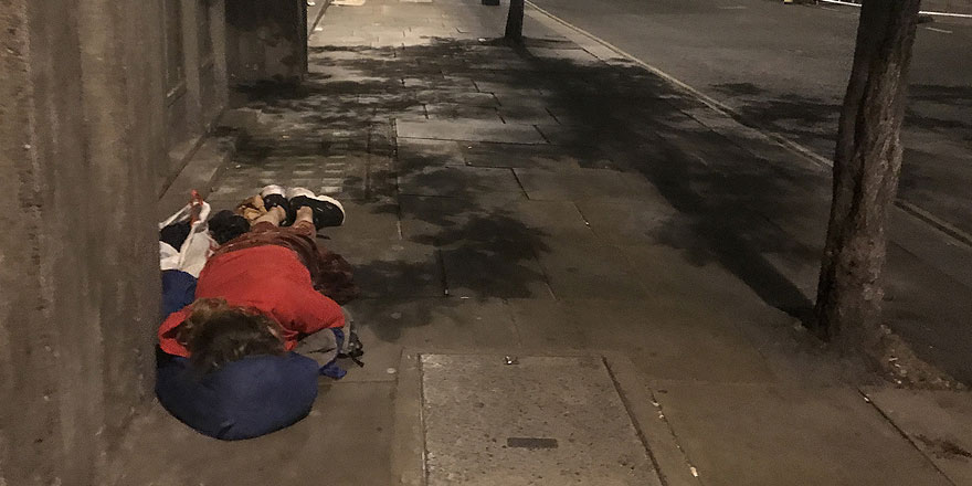 Kovid-19 salgınının merkezi New York'ta evsizler hala sokaklarda