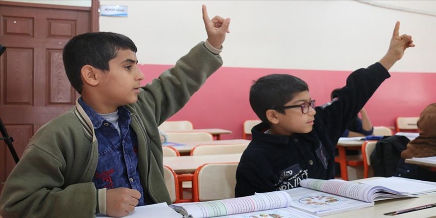 Şanlıurfa'da sınır bölgelerinde eğitim öğretim başladı