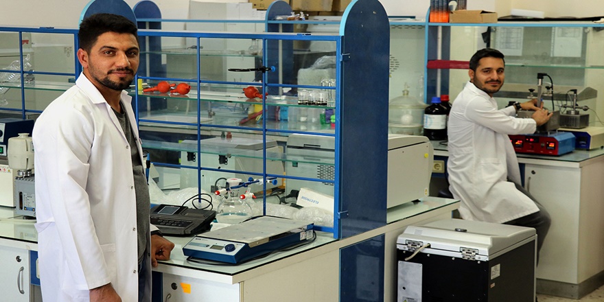 Ödüllü kimyagerler Van'ın gururu oldu