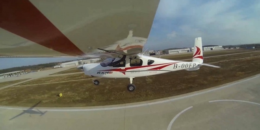 Çin'in elektrikli uçağından ilk uçuş