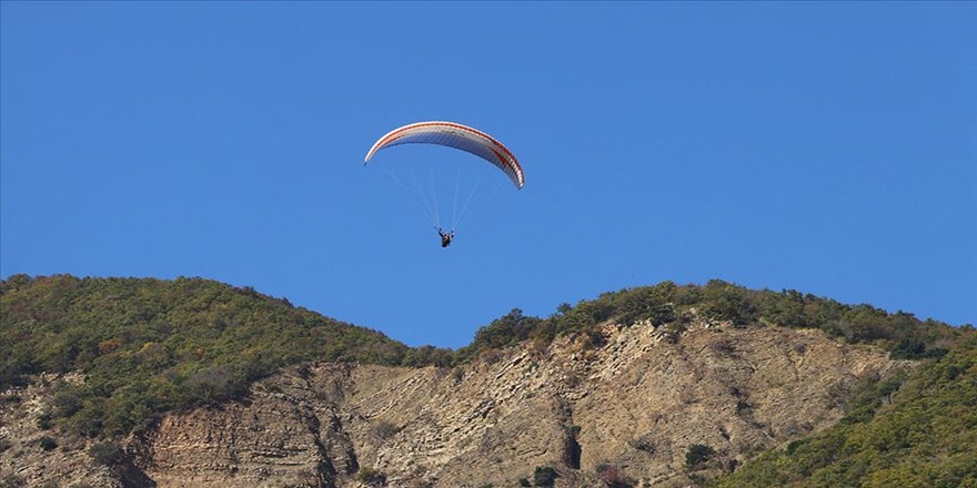 Sonbaharda paraşüt keyfi