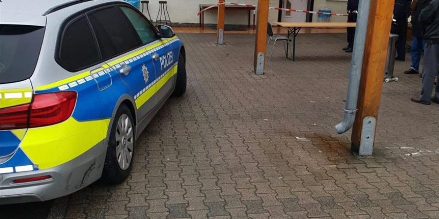 Almanya'da cami dışkı sürülerek kirletildi