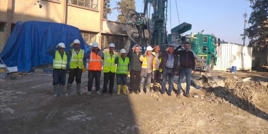 Barış Pınarı Harekatı ile terörden temizlenen Rasulayn'da su kuyusu açıldı