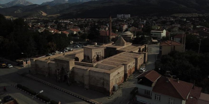 Afyonkarahisar'ın en büyük kervansarayı: İshaklı