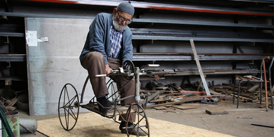 93 Yaşındaki Mehmet Dede, camiye gitmek için özel bisiklet yaptı