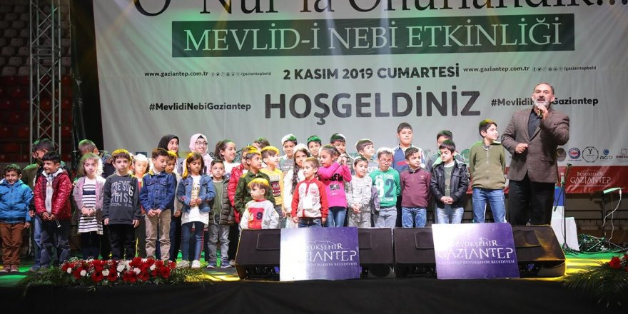 Hazreti Muhammed (asm) tüm insanlık için en güzel örnektir