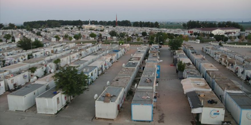 Türkiye'deki mülteci kampları Yunanlı gazeteciyi utandırdı