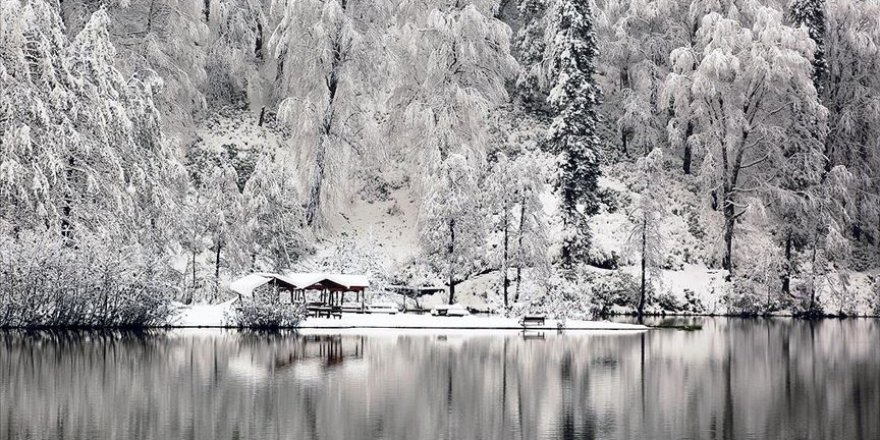 Doğa harikası Borçka Karagöl 'beyaz gelinliği'ni giydi