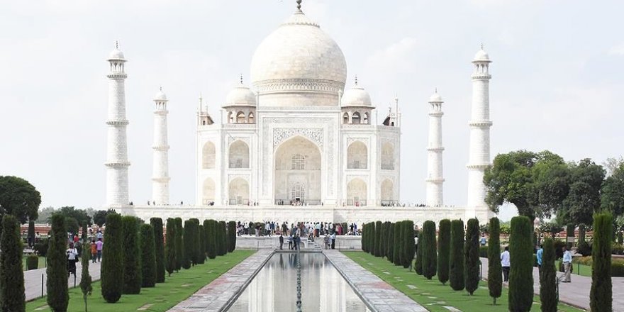 Tac Mahal'in kapısına hava filtreleri kuruldu