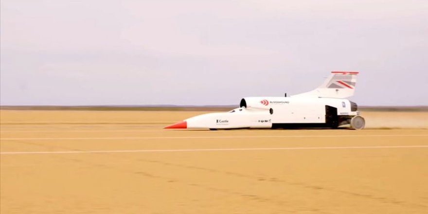 Süpersonik araç Bloodhound Güney Afrika'da hız rekoru kırdı