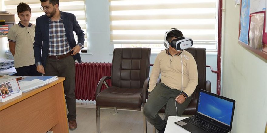 Ortaokul öğrencisinin tasarladığı 'sanal gerçeklik gözlüğü' Türkiye birincisi oldu
