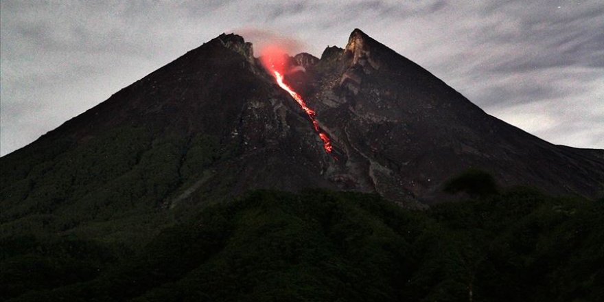 Endonezya'da yanardağ uyarısı
