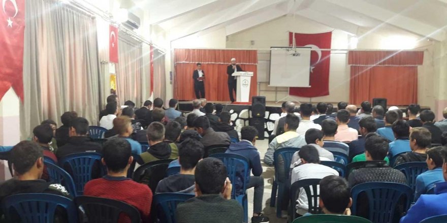 Çınar Anadolu İmam Hatip Lisesi öğrencilerinden Mevlid-i Nebi programı