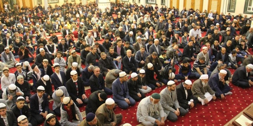 "Müslüman bir toplumda aileyi zayıflatacak hususlardan kaçınmalıyız"