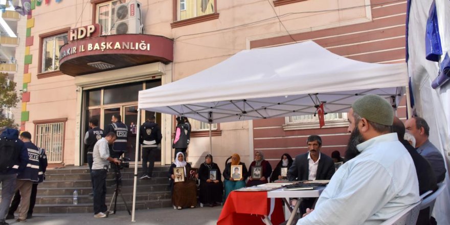 Oğlum getirilene kadar buradan ayrılmıyorum