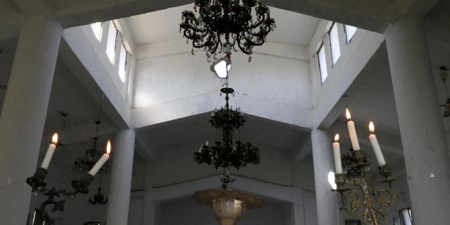 Türkiye'nin onardığı Tel Abyad'daki Ermeni Kilisesi ibadete açıldı