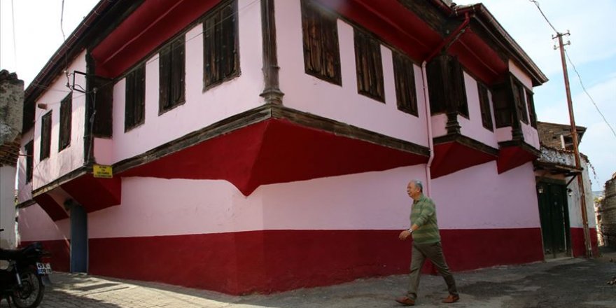 Kula evlerinin turizm elçisi: Zabun Hoca