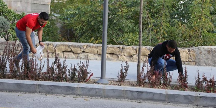 Nevşehir halkı daha temiz çevre için 'izmarit' topluyor