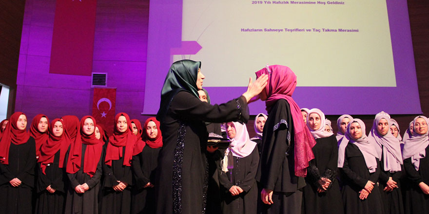 69 Hafize taç giydi: Hafızlıkta 28 Şubat'ta kaybettiğimiz sayıya 2014'te ulaştık