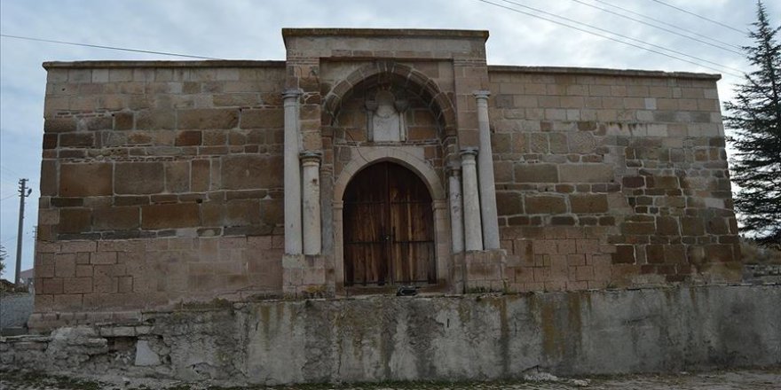 Taşhan ve Anıtkaya Kervansarayı yıllara meydan okuyor