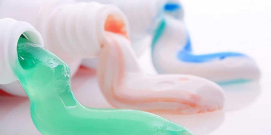 Çocuklar, günde en az 2 kez diş fırçalamalı