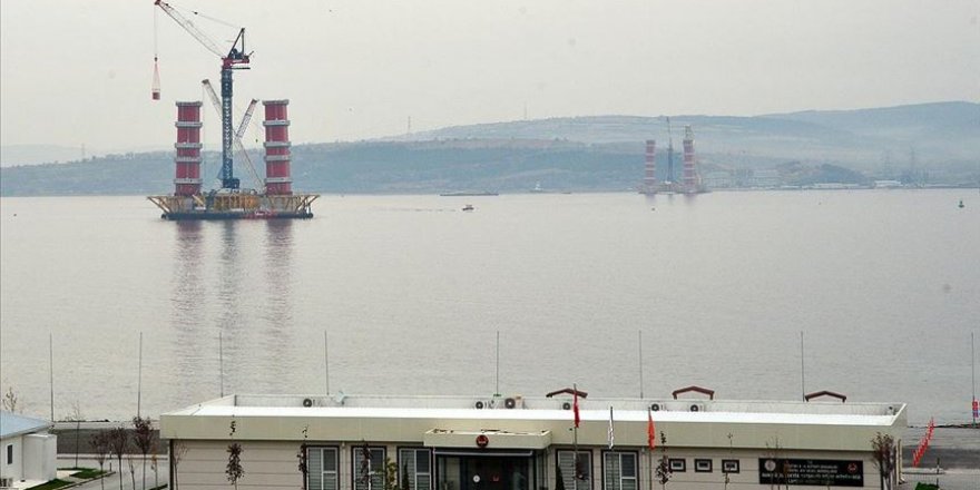 'Simgelerin köprüsü' yükseliyor