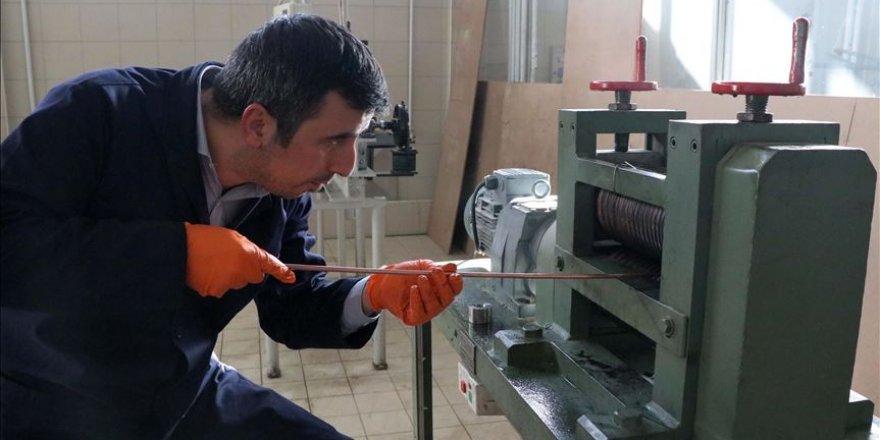 BAİBÜ akademisyenleri bor madeninden süper iletken tel yaptı