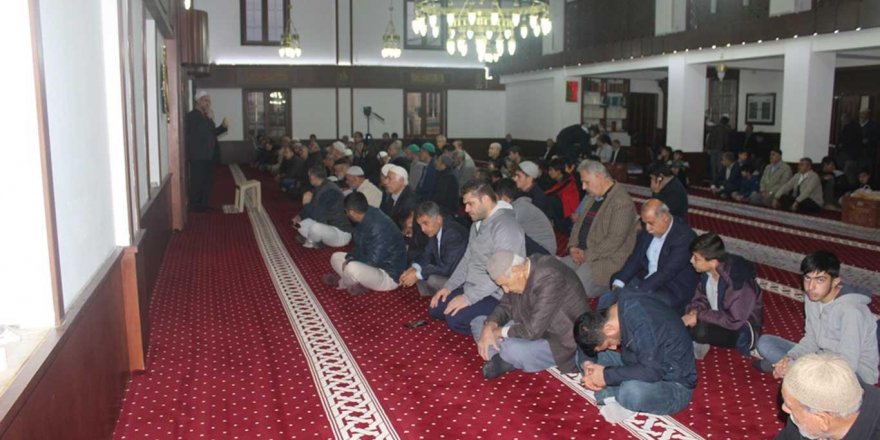 Aileler sabah namazında buluştu