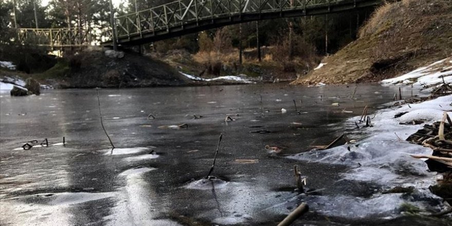 Erzurum'da Kütüklü Göleti dondu