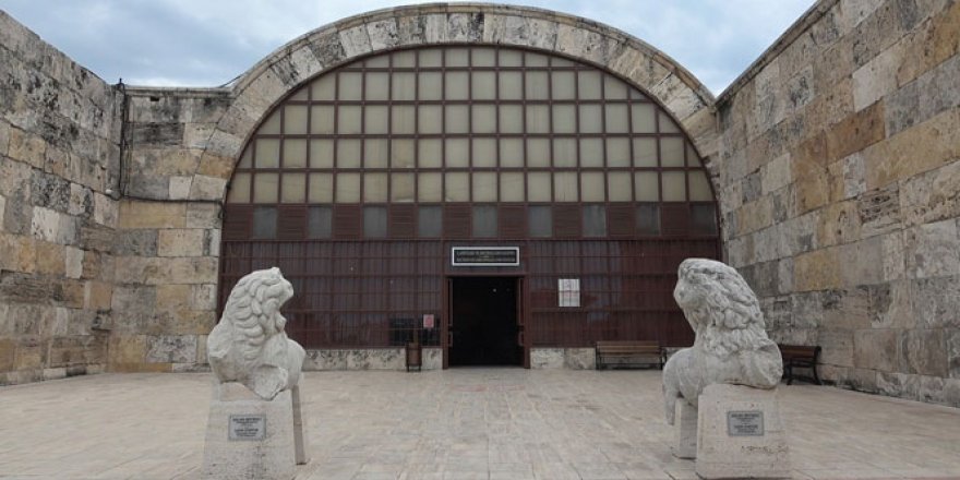 Yer altından çıkarılan 40 bin tarihi eser depolarda bekliyor