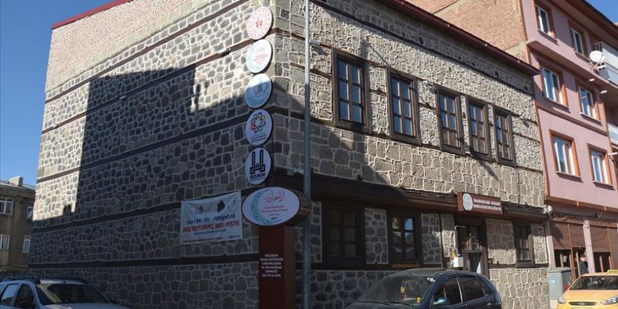 Tarihi konak mahalle çocuklarının geleceğine ışık tutuyor