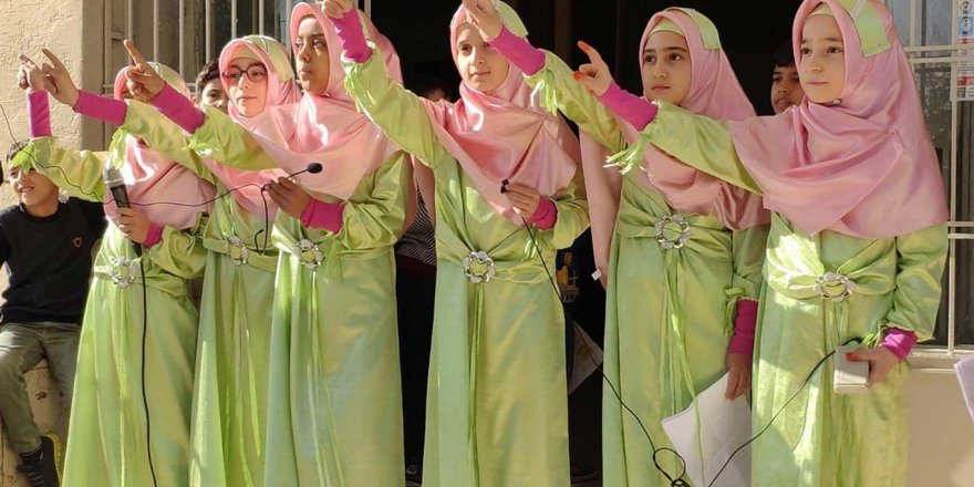 İlkokul öğrencilerinden Mevlid-i Nebi etkinliği