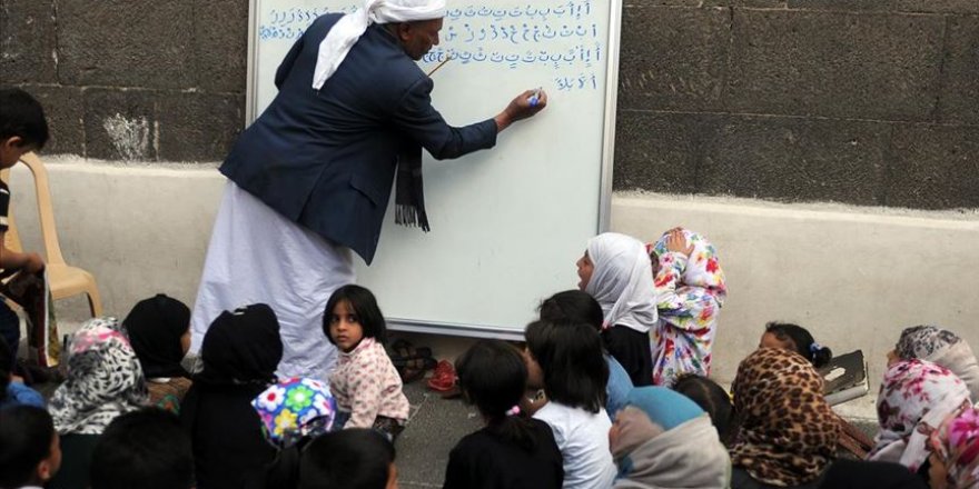 Yemen'de 2014'ten bu yana 4,5 milyon çocuk eğitimden mahrum kaldı