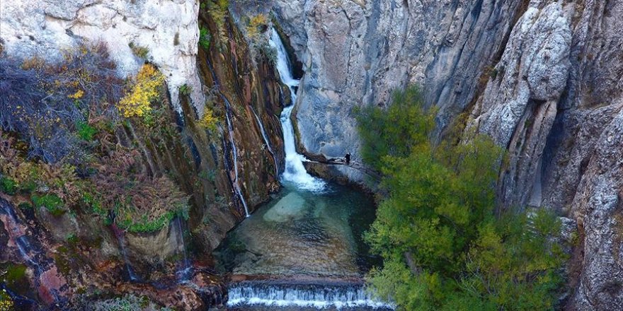 Günpınar Şelalesi'nde hazan güzelliği