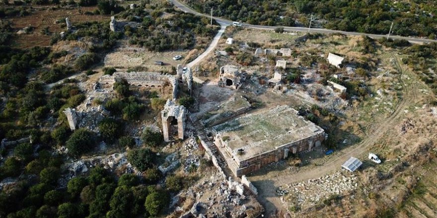 Mersin'deki Akkale Antik Kenti'nde binlerce yıllık hamam bulundu