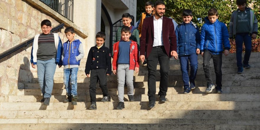 ​Öğrenciler ara tatilde tarihi mekânlar ve camileri gezdi