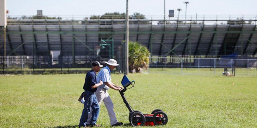 Okul arazisinin altında 145 mezar tespit edildi