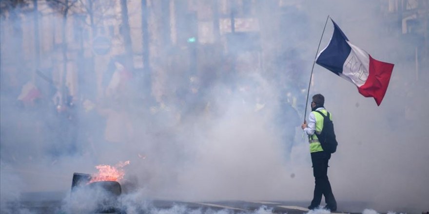Fransa'da sarı yeleklilerin gösterileri 54. haftasında