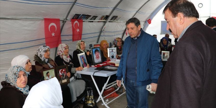 Evlat nöbetindeki Diyarbakır annelerine destek ziyaretleri sürüyor