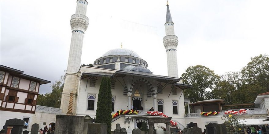 Almanya'da Berlin Şehitlik Camisi'ne bombalı saldırı tehdidi