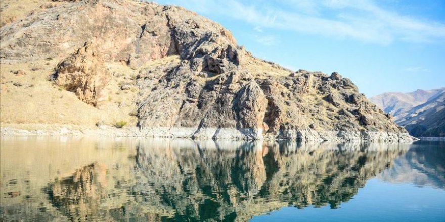 Fırat Nehri'nin 'saklı kanyonları' göz kamaştırıyor