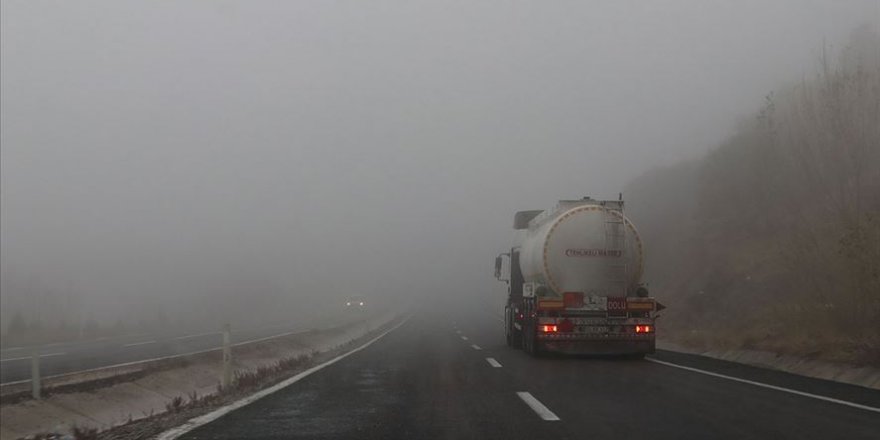 Kastamonu'da sis ulaşımı olumsuz etkiliyor