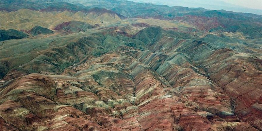 Gökkuşağı Tepeleri her mevsim ziyaretçilerini cezbediyor